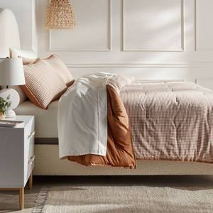 lot 1301 image: FullQueen Mini Gingham Comforter and Sham Set Camel - Threshold Weave, Midweight Fabric, 3-Piece Set - Retail $79