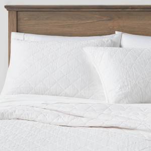 lot 1390 image: King Diamond Stitch Cotton Linen Quilt White - Threshold OEKO-TEX Certified, Midweight Coverlet for All Ages - Retail $99