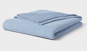 lot 1654 image: TENCEL Lyocell Waffle Bed Blanket Light Blue - Threshold UNKNOWN SIZE