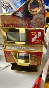 Play 'N Save Electronic Poker Slot Machine Game