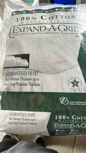 lot 50531 image: Expand-A-Grip 100% Cotton Mattress Pad