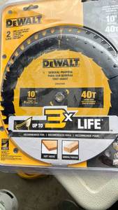 lot 50562 image: DeWalt 10-Inch 40-Tooth General Purpose Circular Saw Blades Set