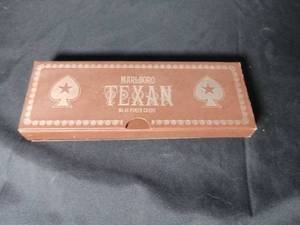lot 4660 image: Marlboro Texan No. 45 Poker Playing Cards Set with Wooden Box