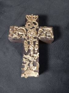 lot 4682 image: Ornate Wooden Cross with Religious Iconography