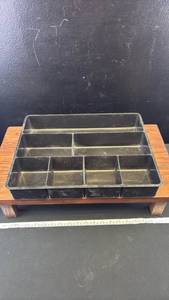 lot 40545 image: Rubbermaid Multi-Compartment Drawer Organizer Tray