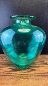 lot 40571 image: Green Art Glass Vase with Flared Rim