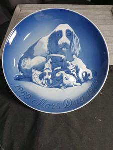 lot 3059 image: 1979 Bing & Grondahl Mothers Day Plate