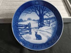 lot 2272 image: 1971 Royal Copenhagen Hare in Winter Plate