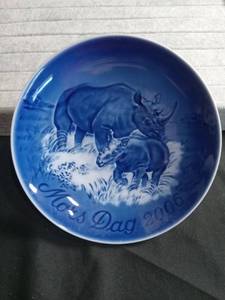 lot 3094 image: Bing & Grondahl Mothers Day Plate 2006