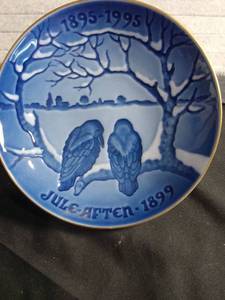 lot 3099 image: 1991 Bing & Grondahl Christmas Plate - The Crows