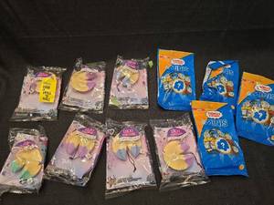 lot 5032 image: Mixed Toy Blind Bag Collection Lucky Fortune and Thomas & Friends Minis