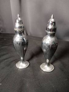 lot 4700 image: Silver Plated Salt and Pepper Shakers Set with Decorative Pattern