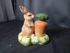 lot 4702 image: Ceramic Rabbit and Carrot Salt and Pepper Shaker Set