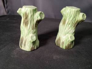 lot 4715 image: Green Glazed Ceramic Salt and Pepper Shakers Set