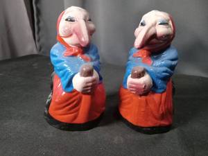 lot 4721 image: Hand Painted Ceramic Gnome Figurine shaker set