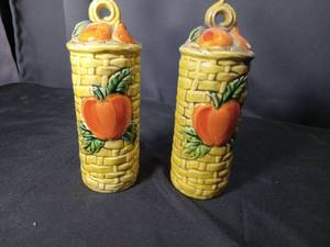 lot 4724 image: Ceramic Fruit Basket Salt and Pepper Shakers Set