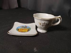 lot 4742 image: Knotts Berry Farm Commemorative Tea Cup and Saucer Set