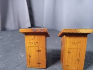 lot 4753 image: Wooden Salt and Pepper Shaker Set