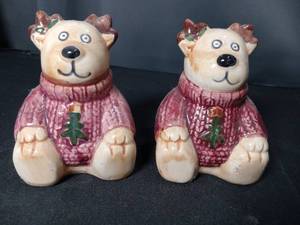 lot 4778 image: Christmas Reindeer Bear Salt and Pepper Shakers Set