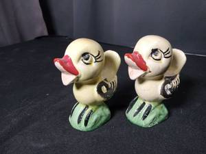 lot 4779 image: Japanese Ceramic Duck Salt and Pepper Shakers