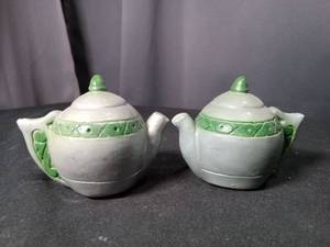 lot 4780 image: Ceramic Teapot Set with Green and White Design