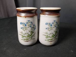 lot 4784 image: Ceramic Salt and Pepper Shakers with Blue Floral Design