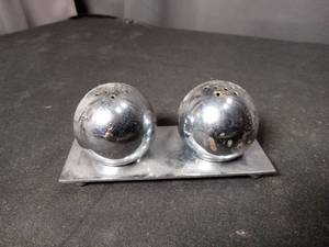 lot 4786 image: Stainless Steel Salt and Pepper Shakers with Tray Set