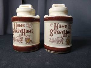 lot 4789 image: Home Sweet Home Ceramic Salt and Pepper Shaker Set