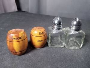 lot 4795 image: Salt and Pepper Shaker Set - Wood and Glass Pairs
