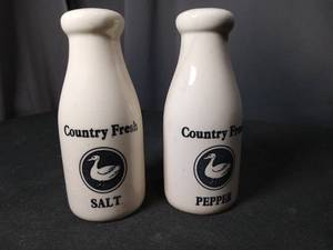 lot 4797 image: Country Fresh White Ceramic Salt and Pepper Shaker Set