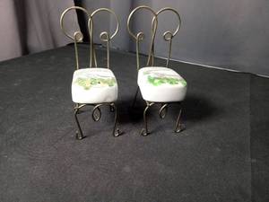 lot 4808 image: Bagnell Dam Lake of the Ozarks Missouri Souvenir Salt and Pepper Shakers with Wire Holders