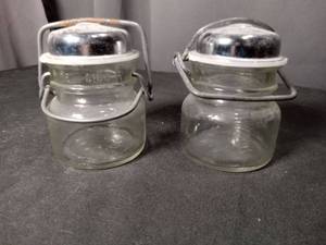 lot 4813 image: Glass Spice Jars with Chrome Lids and Handle
