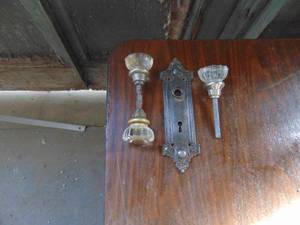 lot 4392 image: Glass Door Knobs and Face Plate