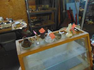 lot 4406 image: Selection of Smalls - Decor - keychains and More