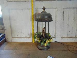 lot 4433 image: 24 Inch Oil Drip Lamp