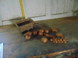 lot 4435 image: Wooden Fruit in Basket