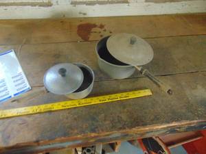 lot 4438 image: Pair of Aluminum Pans with Lids