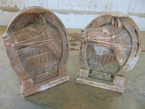 lot 4447 image: Pair of Book Ends