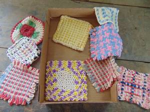 lot 4448 image: Pot Holders - Vintage