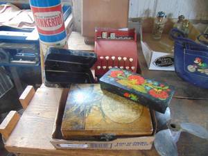lot 4461 image: Tinkertoys - Toy cash register - Decor and More