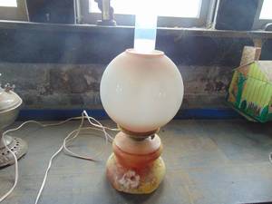 lot 4466 image: Lamp