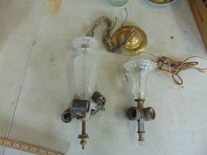 lot 4479 image: Pair of Pendant Light Fixtures