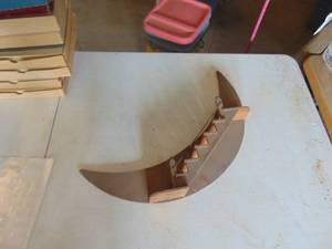 lot 4508 image: Wooden Moon Shaped What Not Shelf