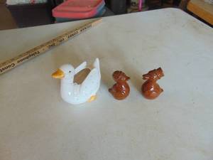 lot 4512 image: Salt and Peppers and Soap Holder 