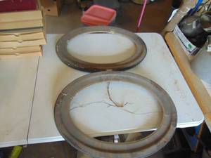 lot 4516 image: 2 Oval Picture Frames - see pictures