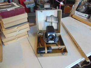 lot 4529 image: Kodak Slide Projector