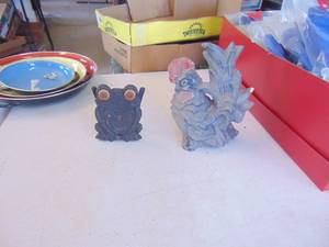 lot 4549 image: Chalkware Rooster - Cast Frog