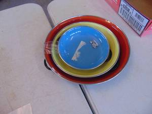 lot 4551 image: Enamel Coated Metal Pans - Yugoslavia
