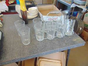 lot 4558 image: 8 Tumblers in Carrier - 2 extra Tumblers