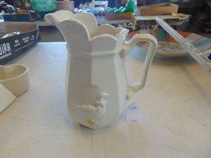 lot 4564 image: Goose Themed Pitcher